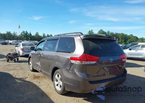 2012 Toyota Sienna Le V6 8 Passenger из США, поврежденный, VIN 5TDKK3DC4CS228805